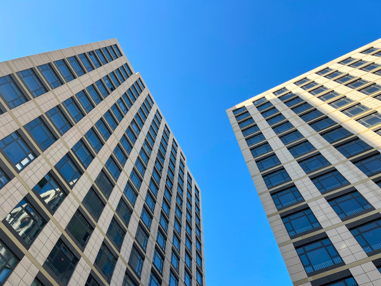 全力構(gòu)筑建筑外墻防火保溫“安全網(wǎng)”